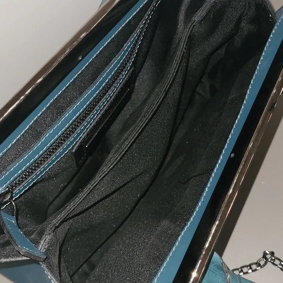 Vittoria Napoli Embossed Leather Satchel. Made In Italy - Picture 9 of 10